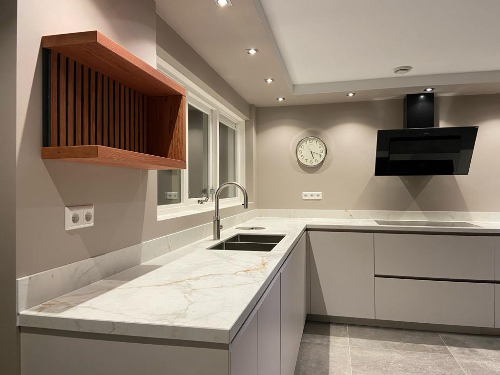 Montage Kastwerk en apparatuur